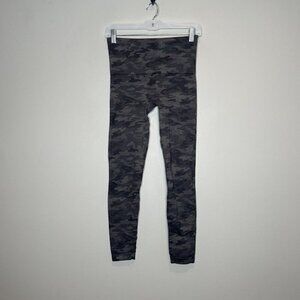 SPANX Look At Me Now Gray Camo Seamless Leggings 25” Size Medium